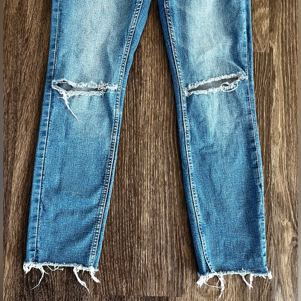 H&M distressed jeans - Picture 3 of 7